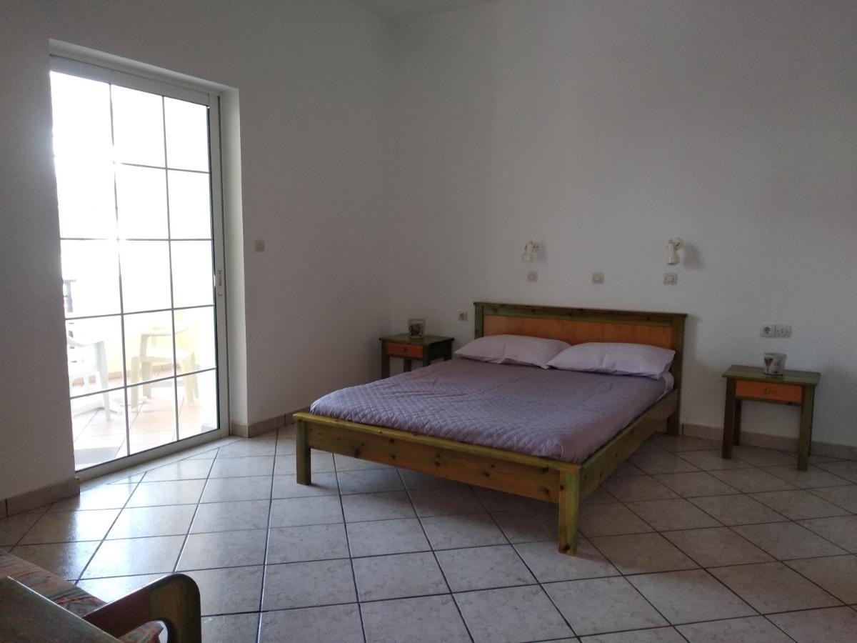 פליאוחורה Ton Mari Apartments מראה חיצוני תמונה